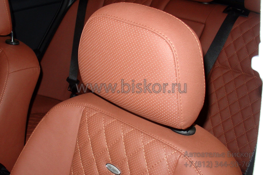 Перетяжка подголовника коричневой кожей в Mercedes-Benz GLK